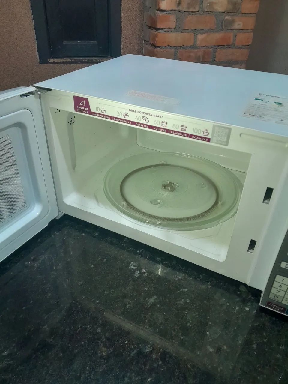 Microondas da marca Electrolux 32 litros bem novinho. - Foto 4