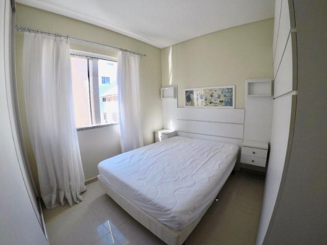 Apartamento 03 Dormitórios mobiliado a poucos metros do mar - Foto 13
