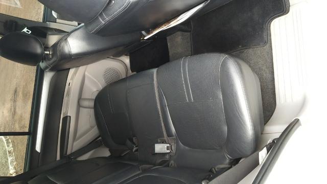Pajero Dakar 3.2 HPE, 7 lugares, na cor branca. 2013/2014 - Foto 10
