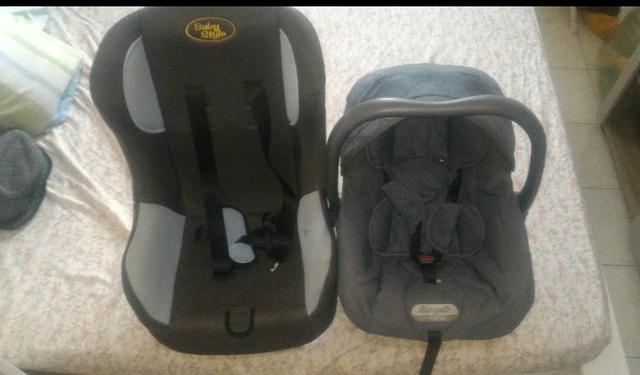 Vendo cadeirinha de criança pra veículo e um bebê conforto