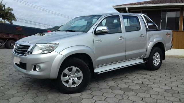 Toyota Hilux SRV 2013