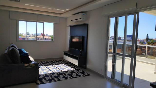 Linda cobertura alto padrão 3dorm 1suite finamente mobiliada 2vagas no centrinho Ingleses - Foto 13