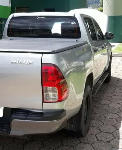 Vende - se Toyota Hillux 4x4 + tração ano 2017