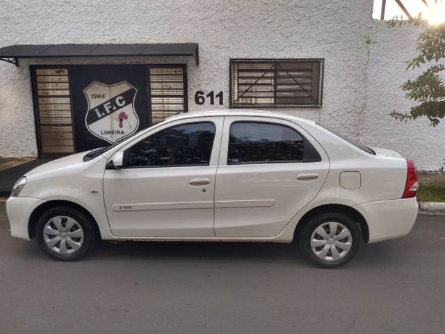 TOYOTA ETIOS SEDAN