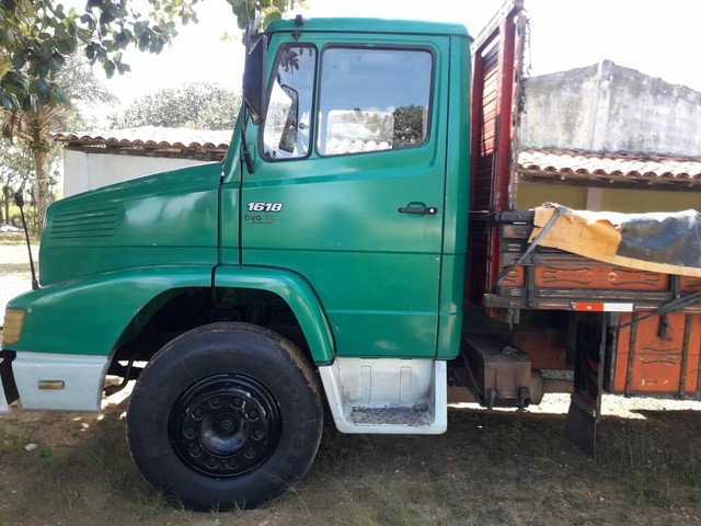 CAMINHÃO