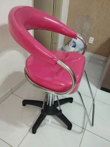 Cadeira para salão rosa com glitter 