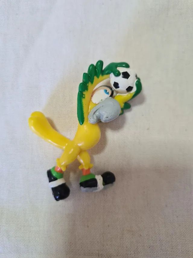 Boneco Ararajuba posto BR mania brinquedo anos 90