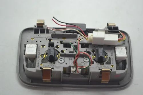 Luz Luminária Cortesia Teto Toyota Yaris 2018 2019 Original - Foto 3