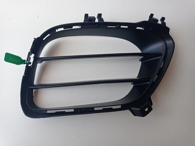 Moldura Farol De Milha Mercedes E63 Amg 2017 A 2020 Direito