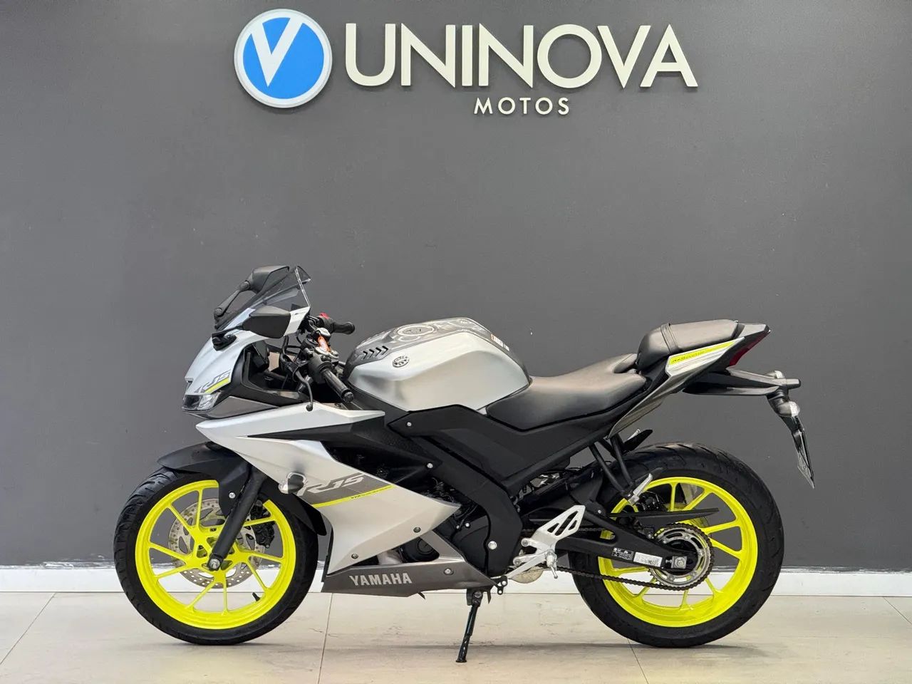 Yamaha YZF R15 ABS 2024 - Foto 9