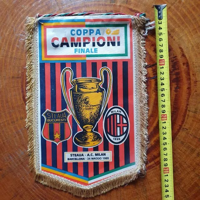 Linda flâmula importada da final da copa dos campeões entre Milan X Steaua Bucareste 88/89