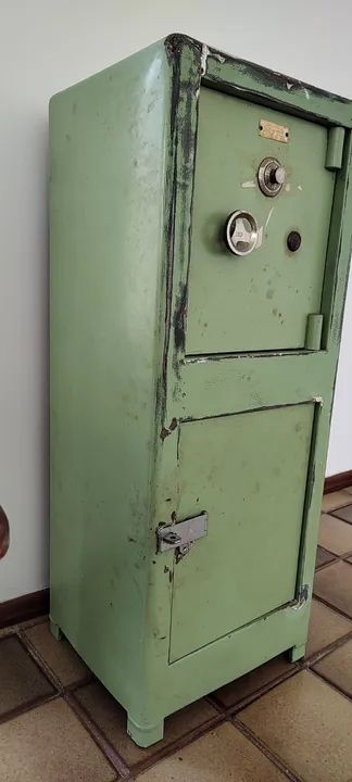 Cofre Gladiador com gaveta sem combinação pra abrir - Foto 3