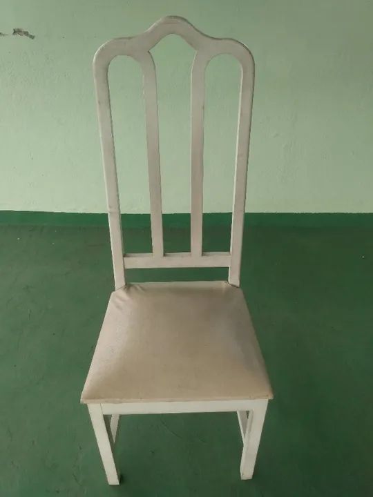cadeira em madeira