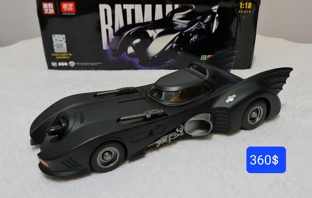 Carro miniatura do Batman escala 1/18 em metal