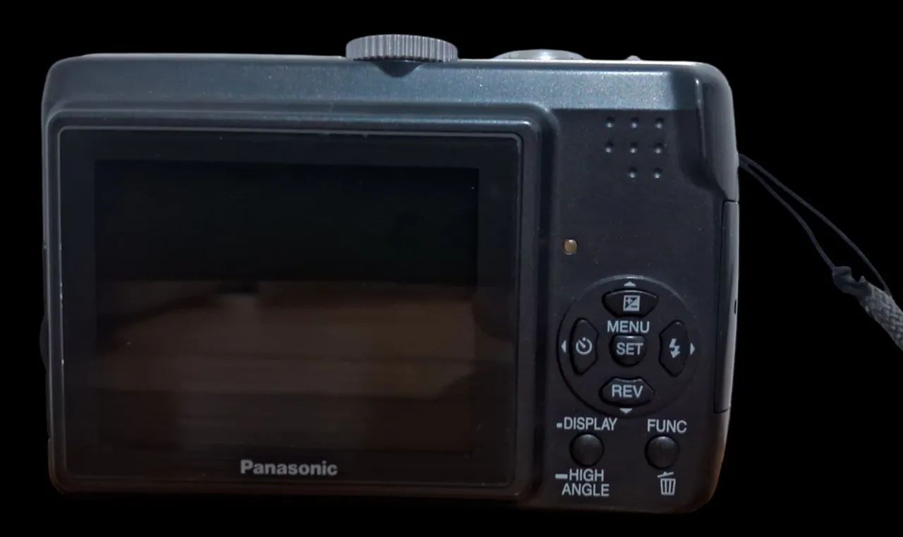 Câmera Panasonic DMC LZ 7 zoom óptica 6x e 7.2 megapixels