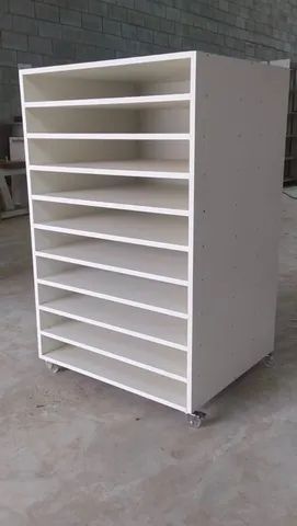 PORTA CARTOLINA COM RODINHAS 
