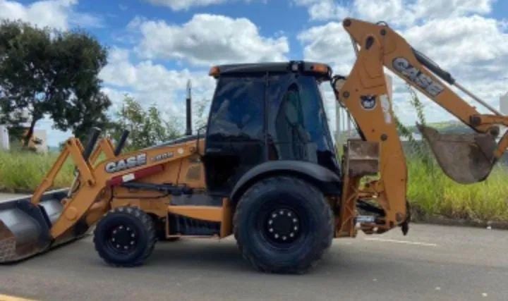 CASE 580N (ENTRADA A PARTIR DE 20 MIL REAIS)