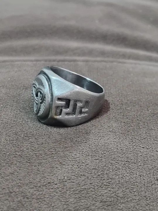 Anel de Aço Inox com Triqueta - Foto 3