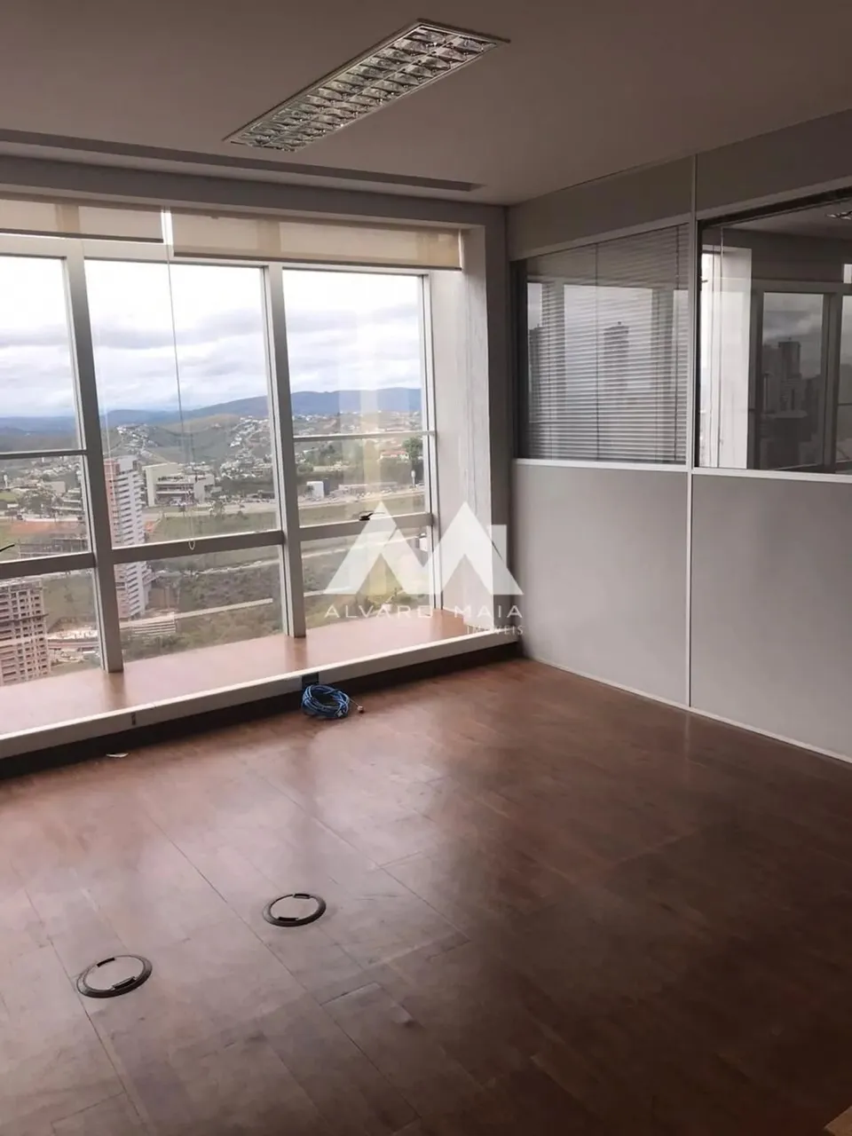 Excelente Sala ( Vila da serra)