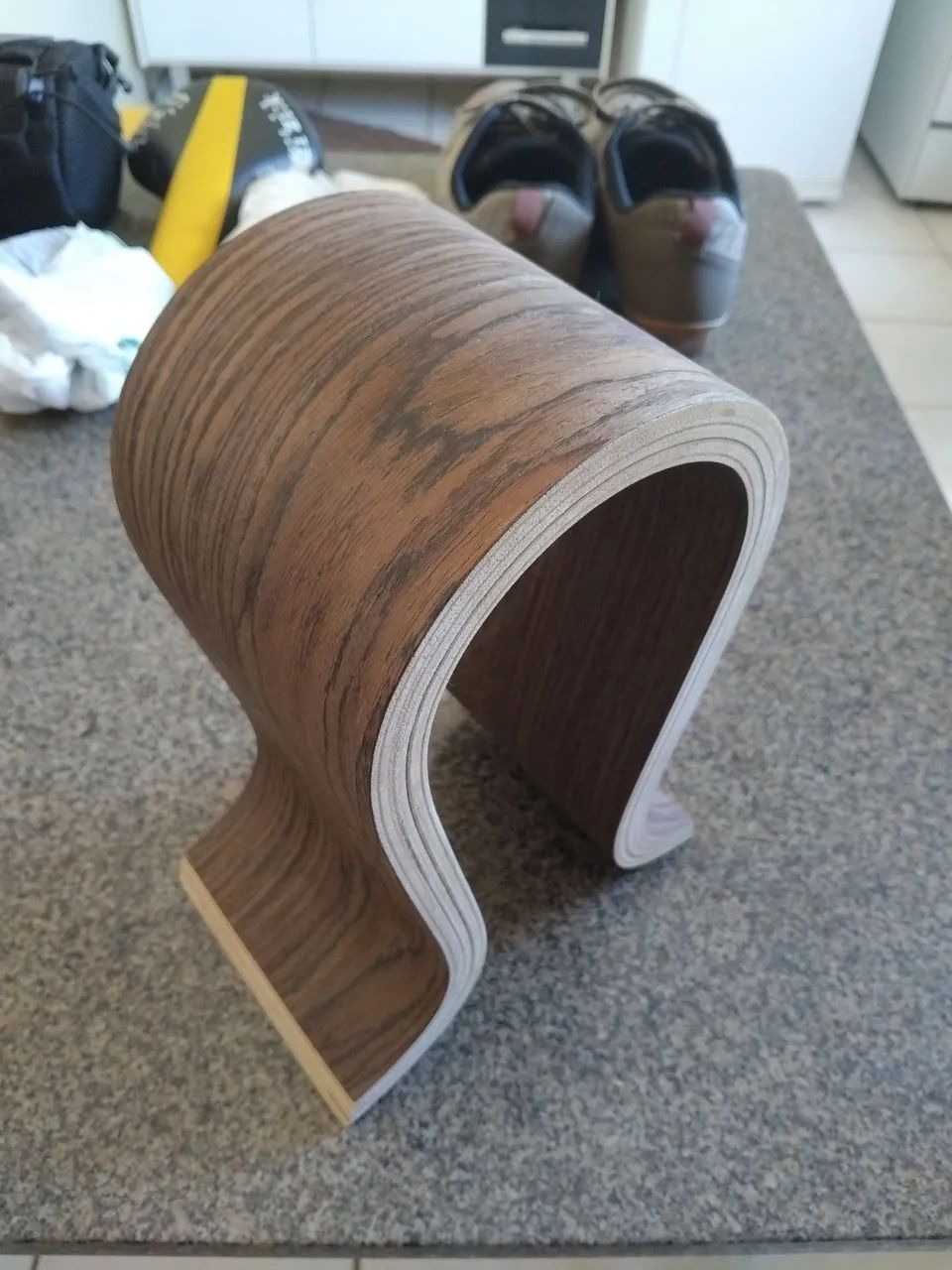 Suporte/Base madeira Headphone - Escura - Foto 2