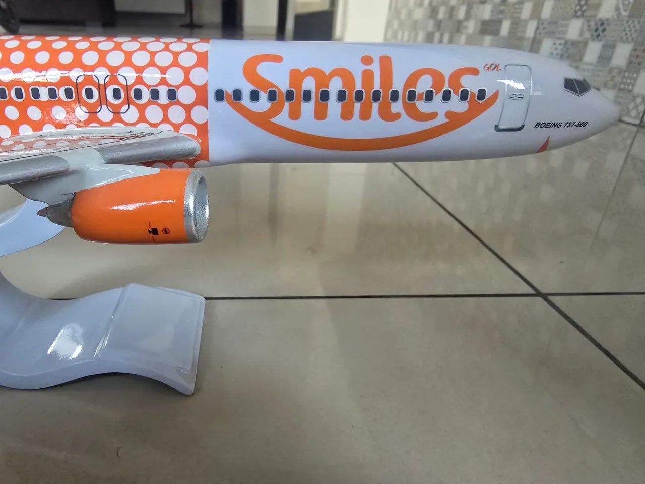 MAQUETE BOEING 737 800 GOL SMILES - Foto 2