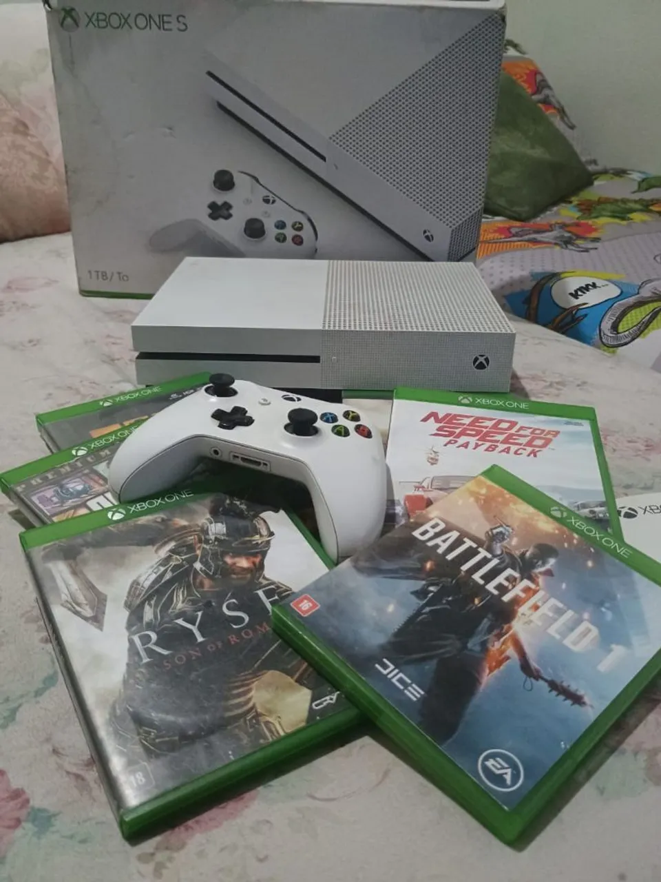 Xbox One S 1TB com 6 jogos, controle, caixa e nota fiscal!!