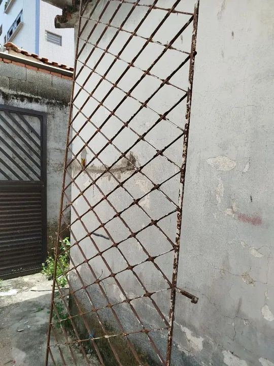 Grade de ferro grande 