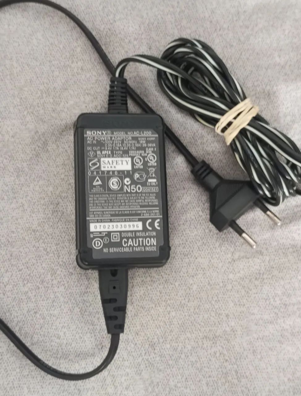 Carregador Original Sony AC-L200