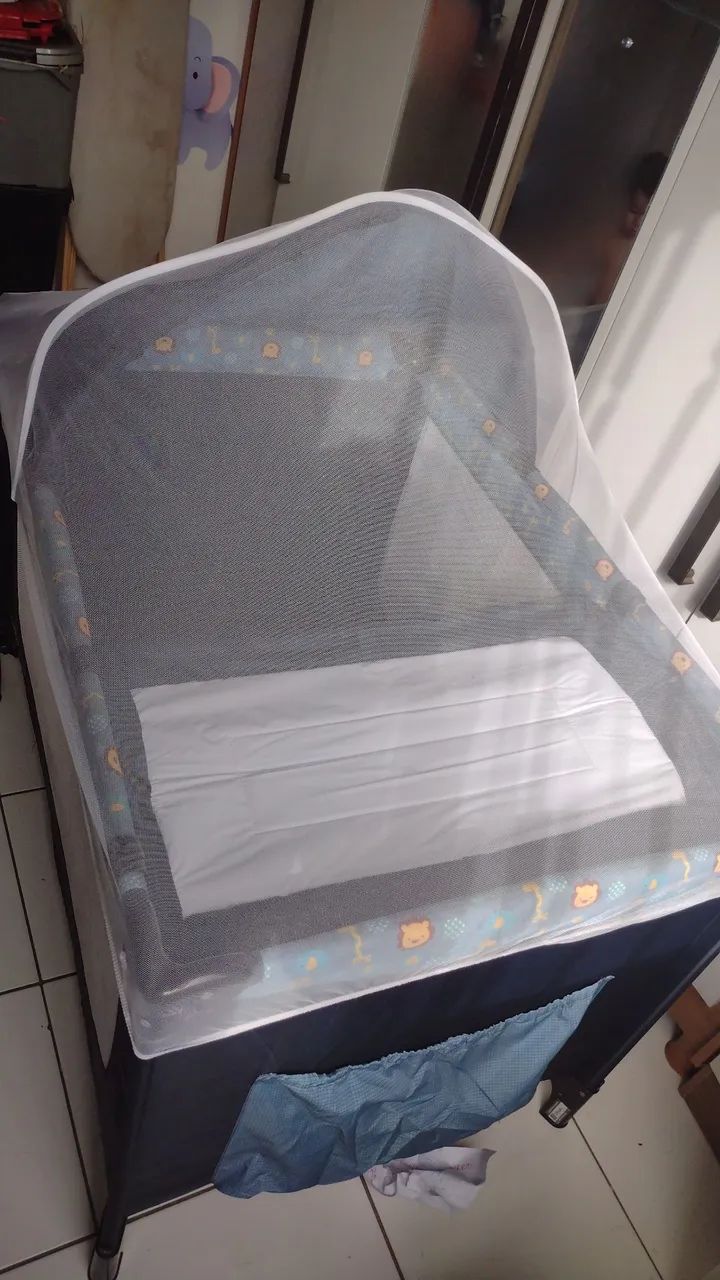 Berço portátil para bebê com colchão  - Foto 2