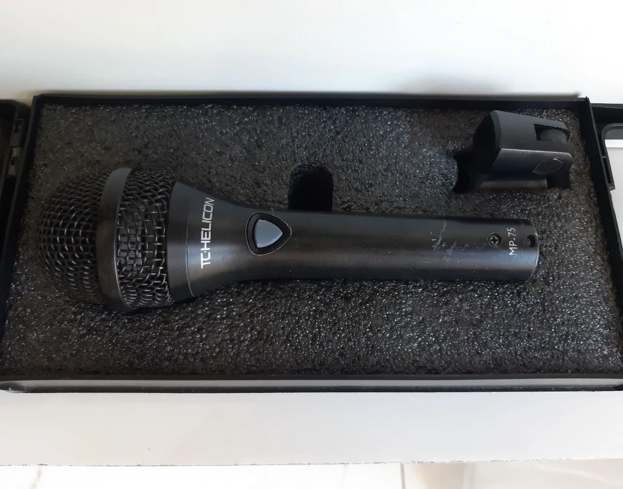 Microfone Tc Helicon Mp-75 Dinâmico Super Cardióide Com Case