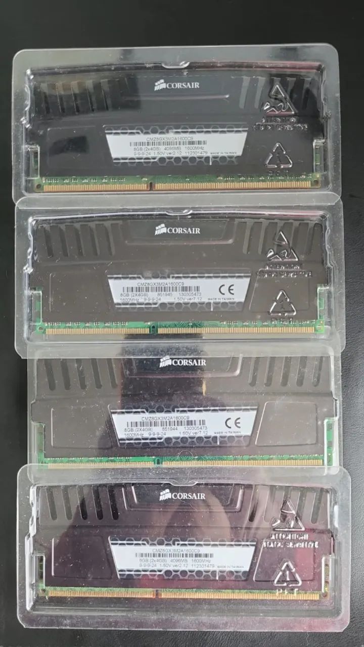 CORSAIR Vengeance DDR3 1600 MHz Memory - 2 packs of 8GB (4 memories in total)64312623323137122