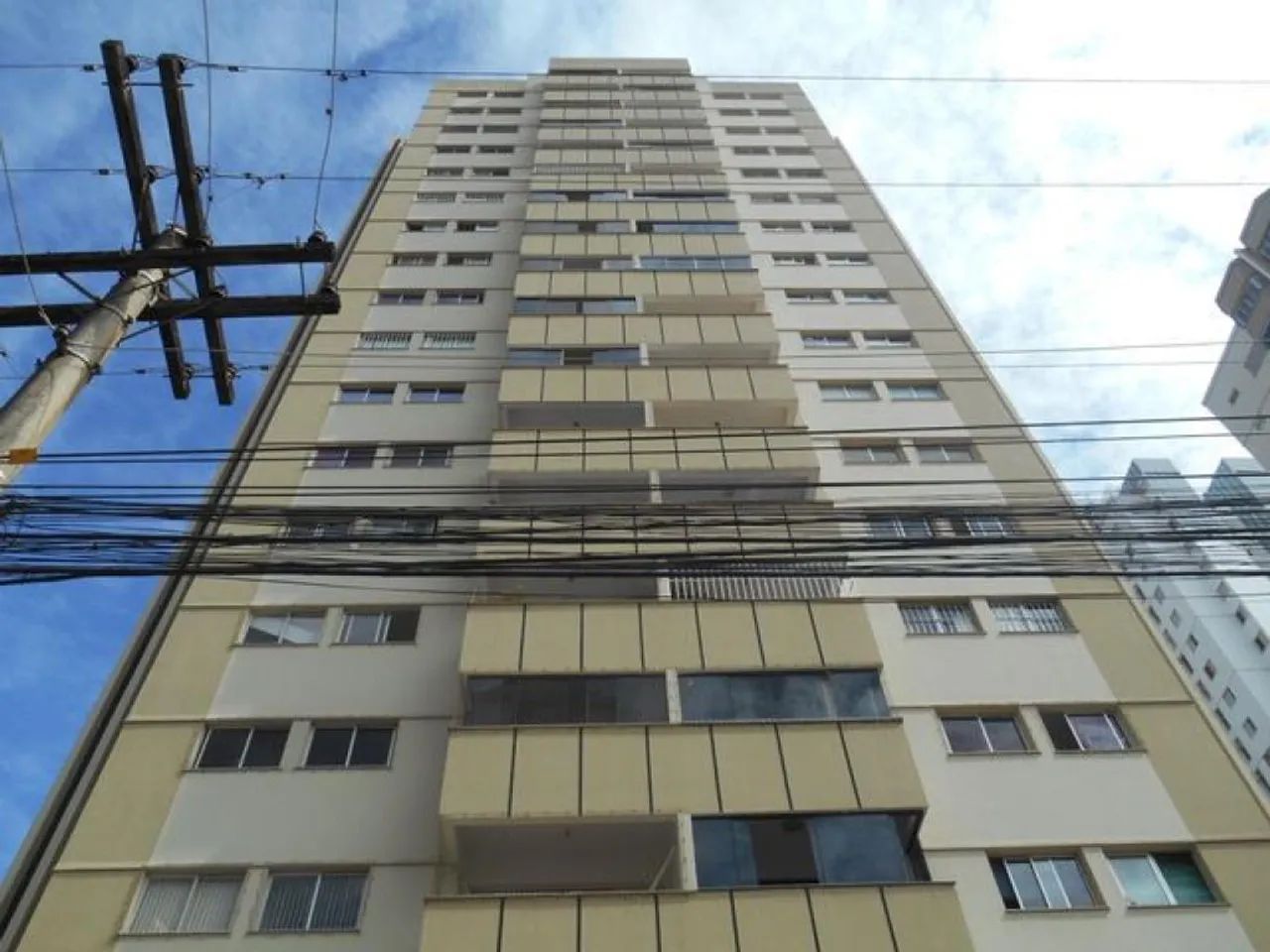 APARTAMENTO 03 QUARTOS - SETOR BUENO - COND. BORGES LANDEIRO