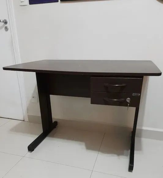 Elegant and Functional Desk with Metal Base in Excellent Condition!
