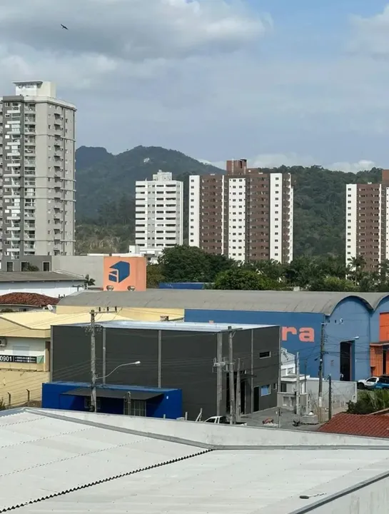 Alugo galpão armazém em Itapema novo tenho de 6 mil tambem.
