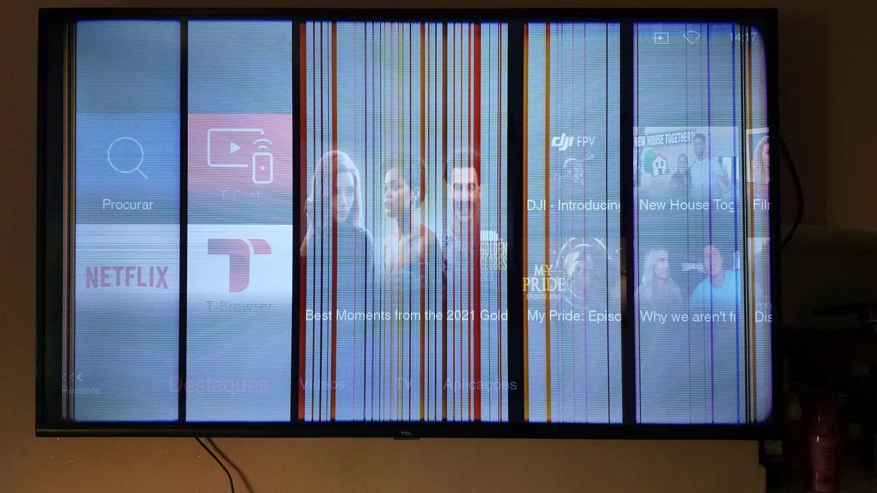 TV Smart TCL 55p65us 55 Polegadas com defeito na tela e no alto falante - Foto 2