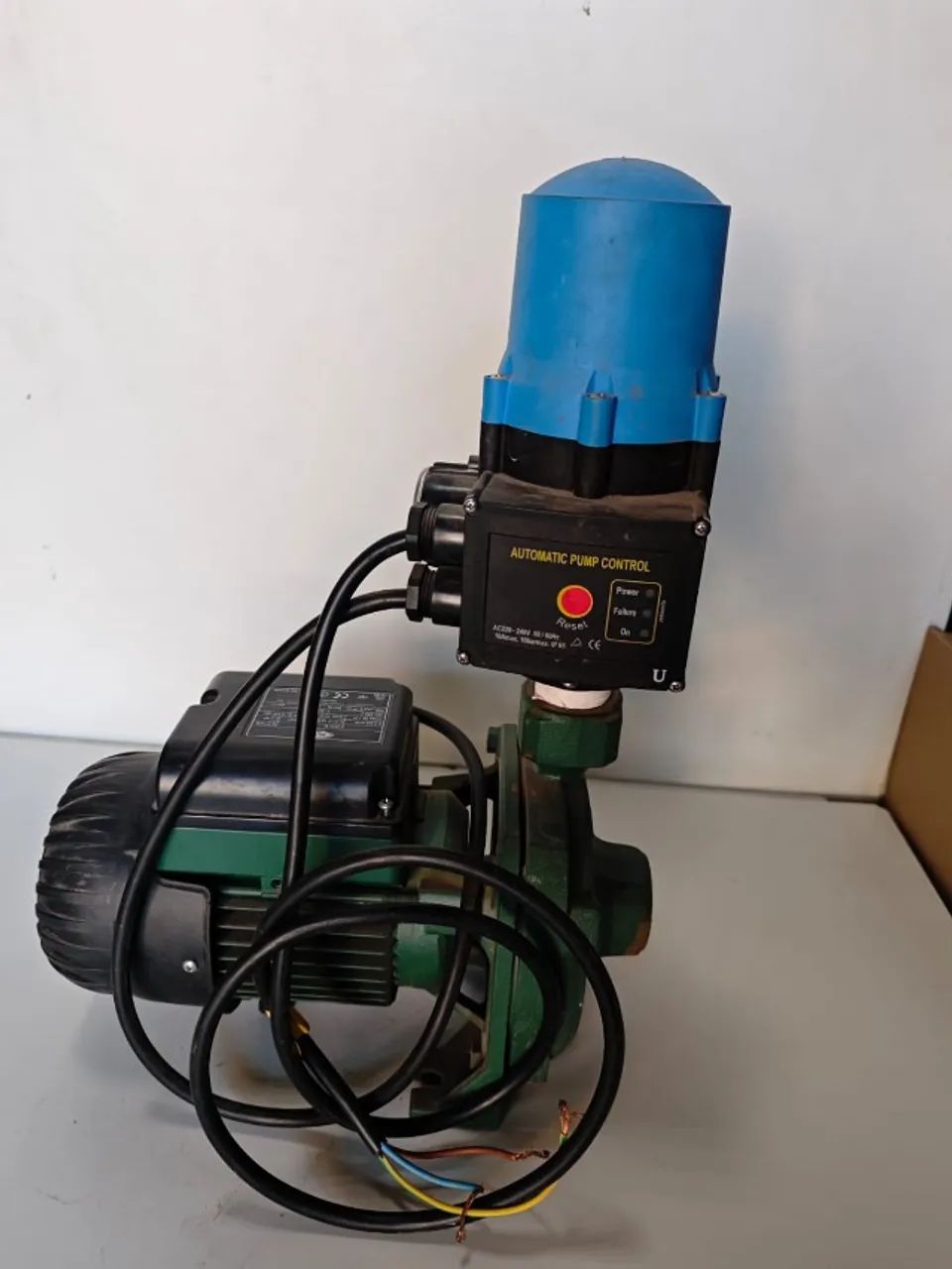 Bomba D'água Com Controle de Pressão Automático - Foto 4