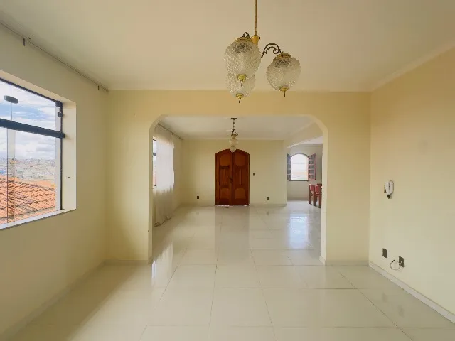Casa 4 quartos sendo 1 suíte, Vila Pinto, Varginha