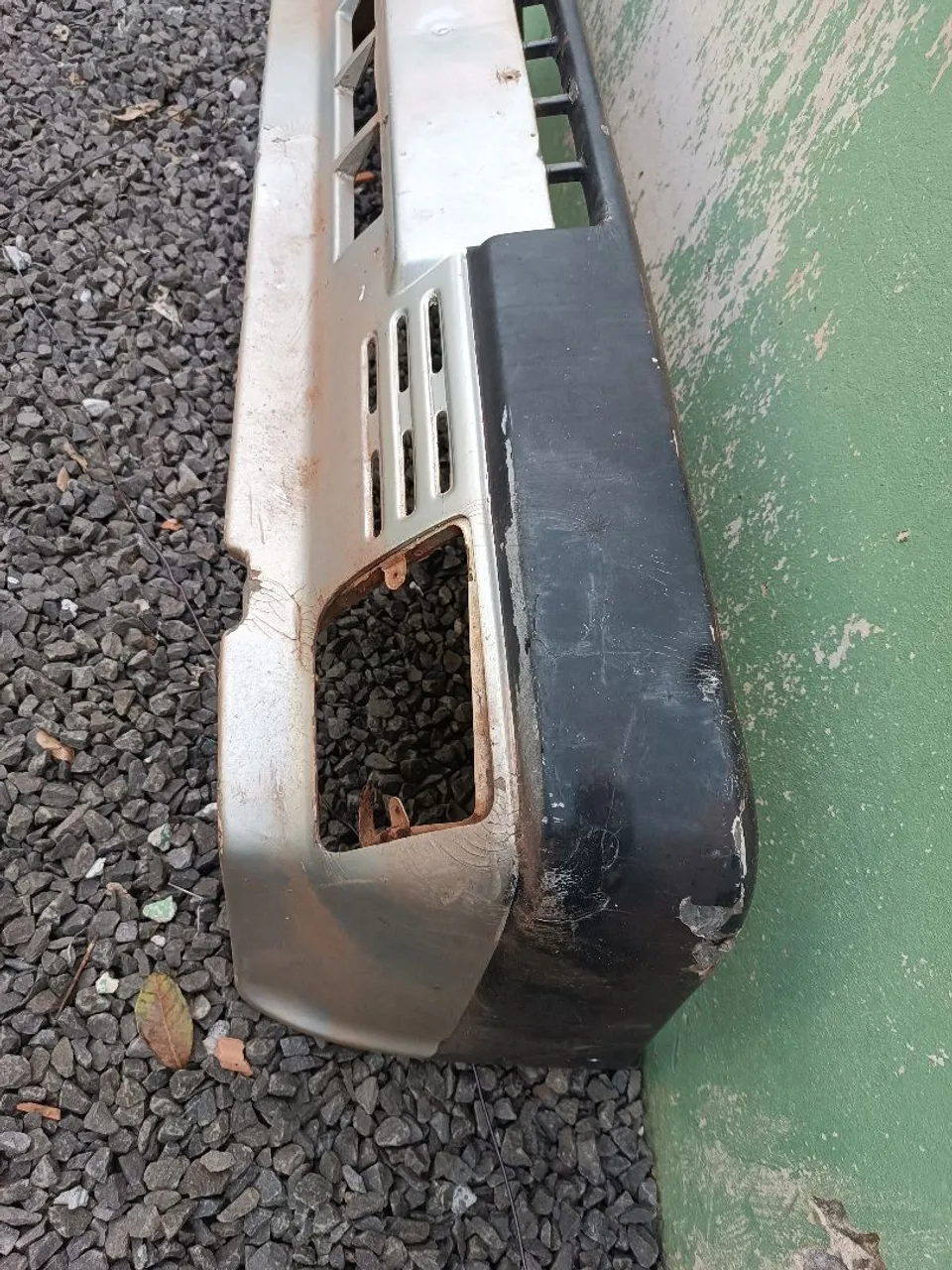 Para choque usado uno 1.5e 1.6 r precisa de reparo
