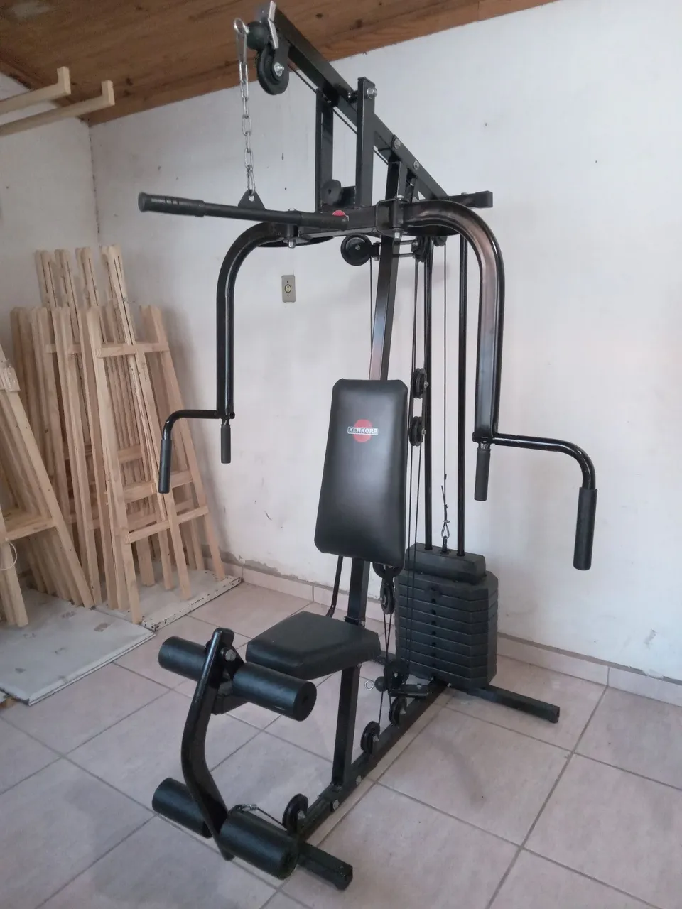 Aparelho de musculação completo