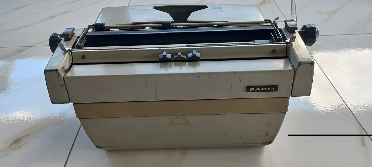 Máquina escrever Facit64197828395138123