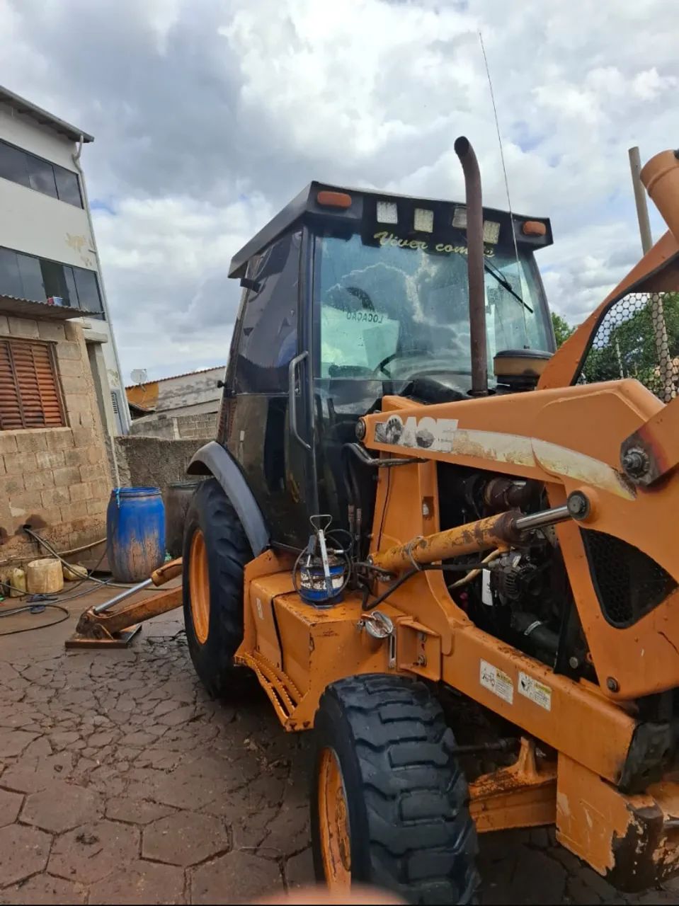 Retro escavadeira 580M 