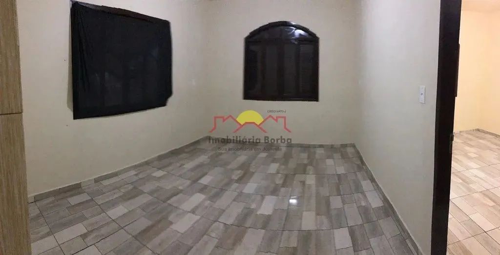 Casa com 02 Dormitórios e Amplo Terreno - Foto 5