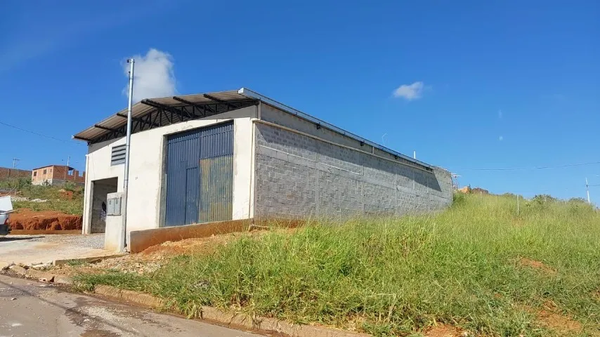Oportunidade - Vendo galpão - Lote 360 mts