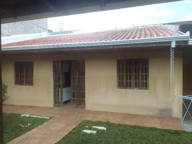 Casa dos fundos semi-mobiliada