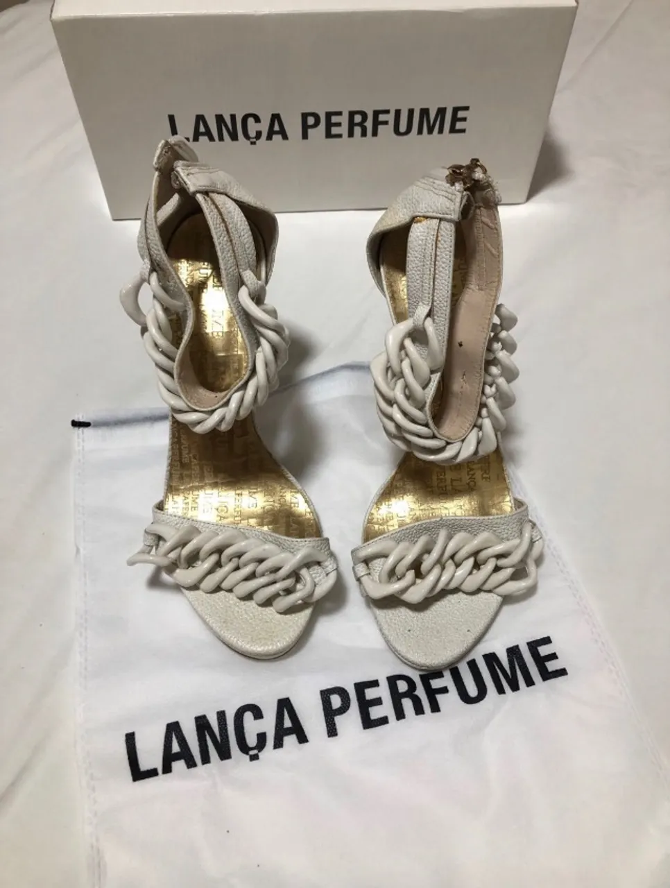 Sandália Branca Lança Perfume TAM 39