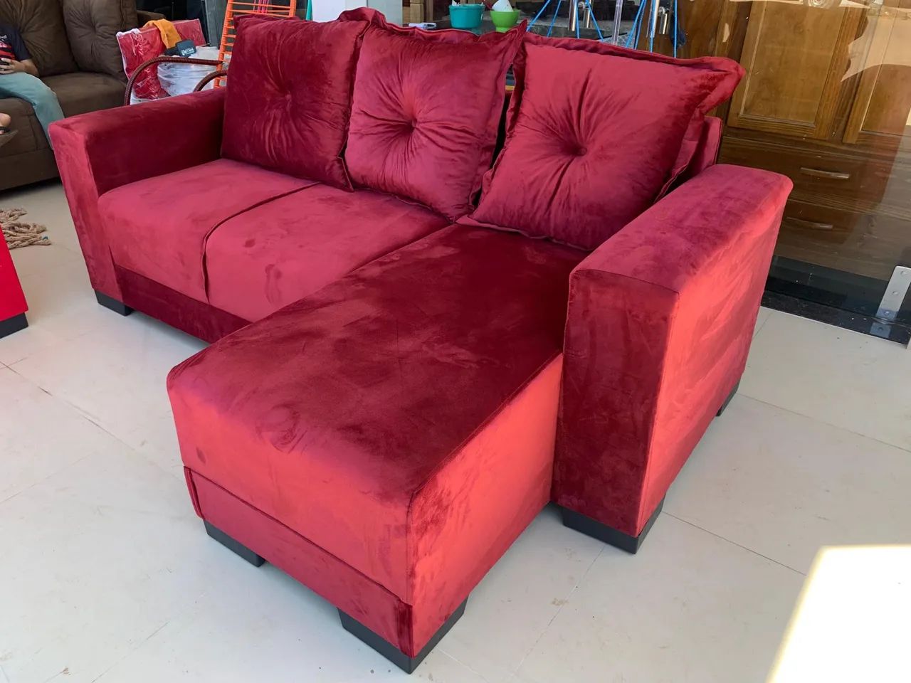 Sofá com chaise novo