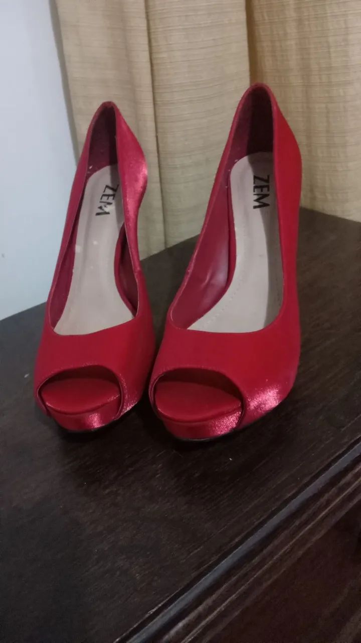 Sapato cetim vermelho 36 - Foto 2
