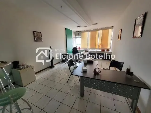 Sala para locação de aprox. 70 m², com elevador, no bairro Centro - Uberlândia - MG