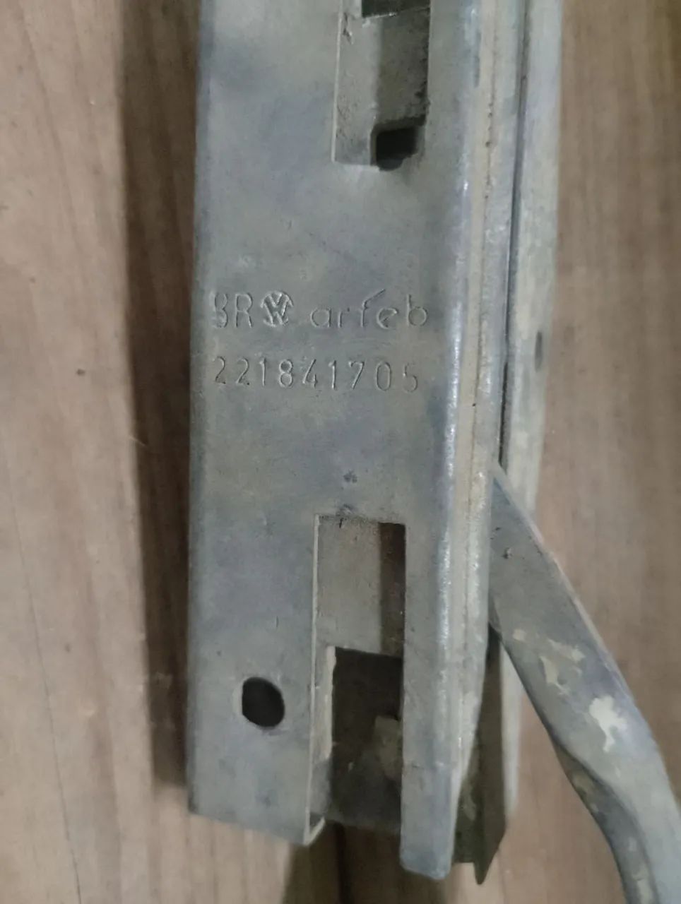 Fechadura porta lateral Kombi antiga  - Foto 2