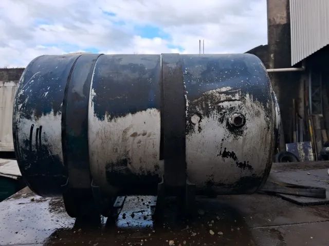 Tanque de alumínio para volvo edc em perfeito estado com boia e pescador - Foto 8